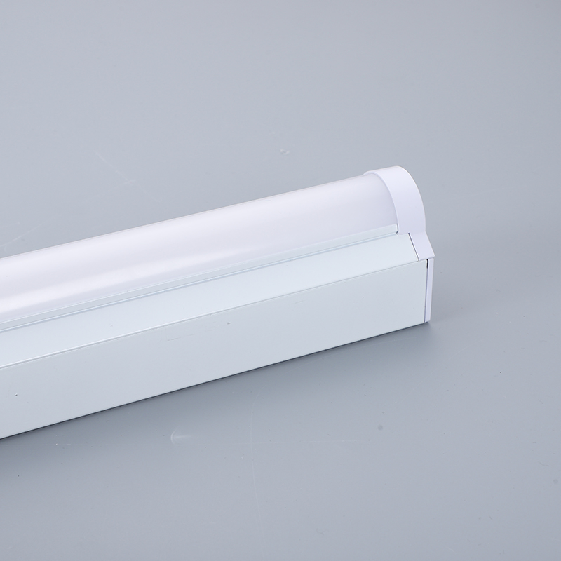 Luz de Batten LED Listada ETL com CCT Ajustável, Dimerizável e Sensor de Movimento