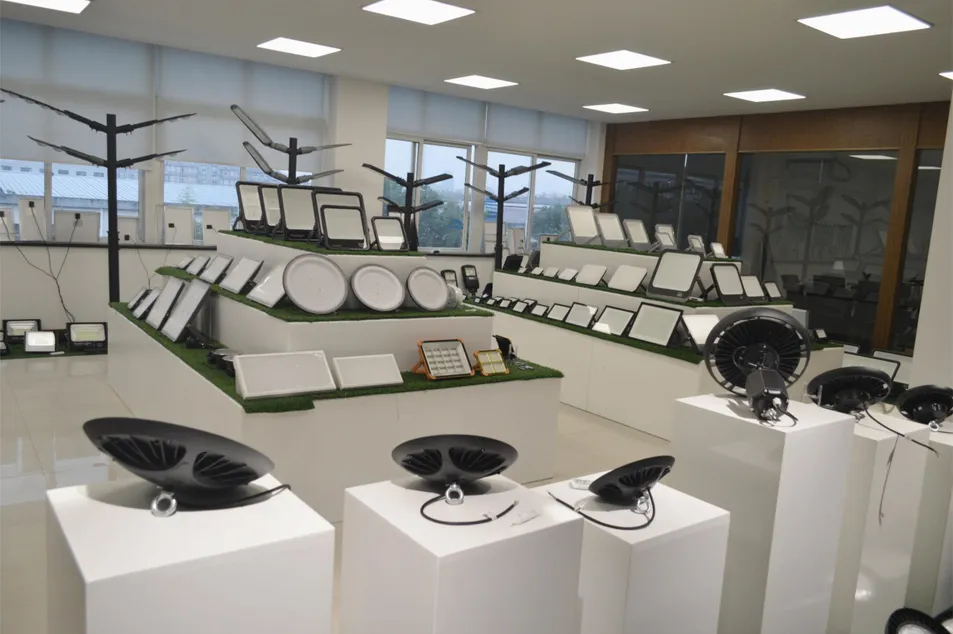 Linha de Montagem Solar LED