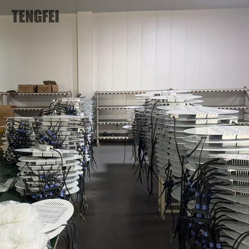 Embalagem de Bolha OEM Aprovada pelo CQC Tengfei 15m Poste de Luz de Alto Mastro Comercial da China 001