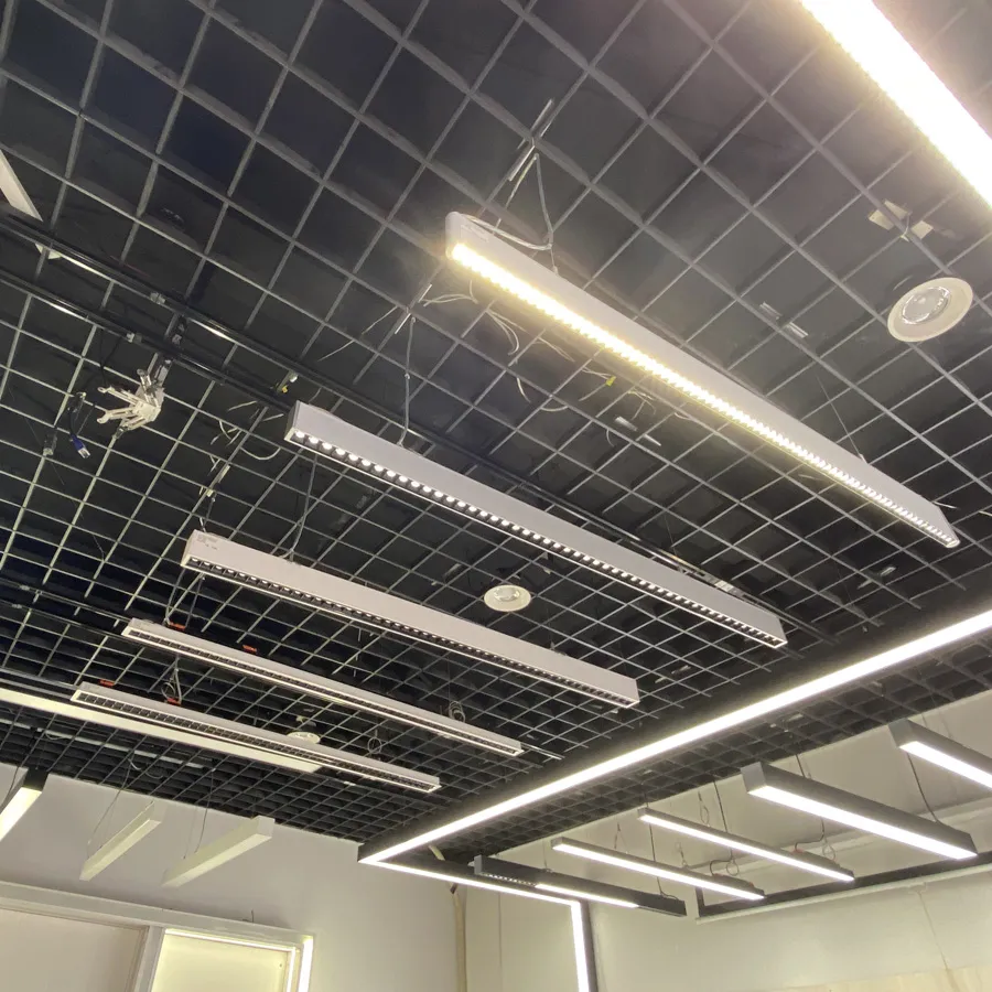 Iluminação Linear LED Suspensa de Luz Direta e Indireta para Escritórios