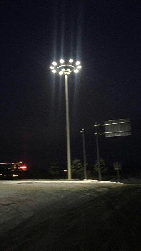 Acima 85um 15m~45m Iluminação de Alta Mastagem Comercial Tengfei Luz de Inundação