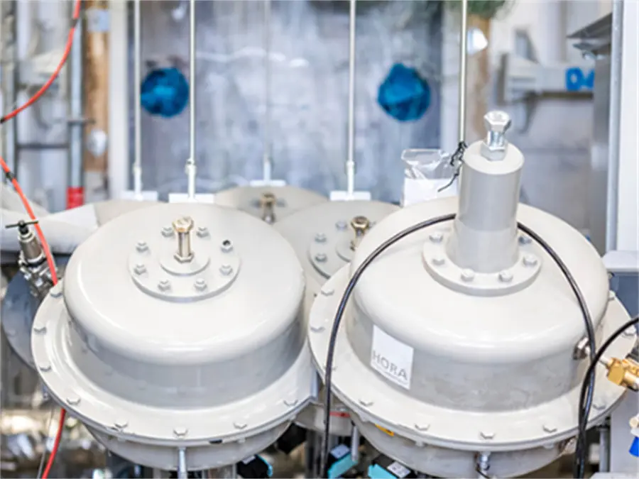 Storing the sun: molten salt thermal energy storage technology in concentrated solar power plants