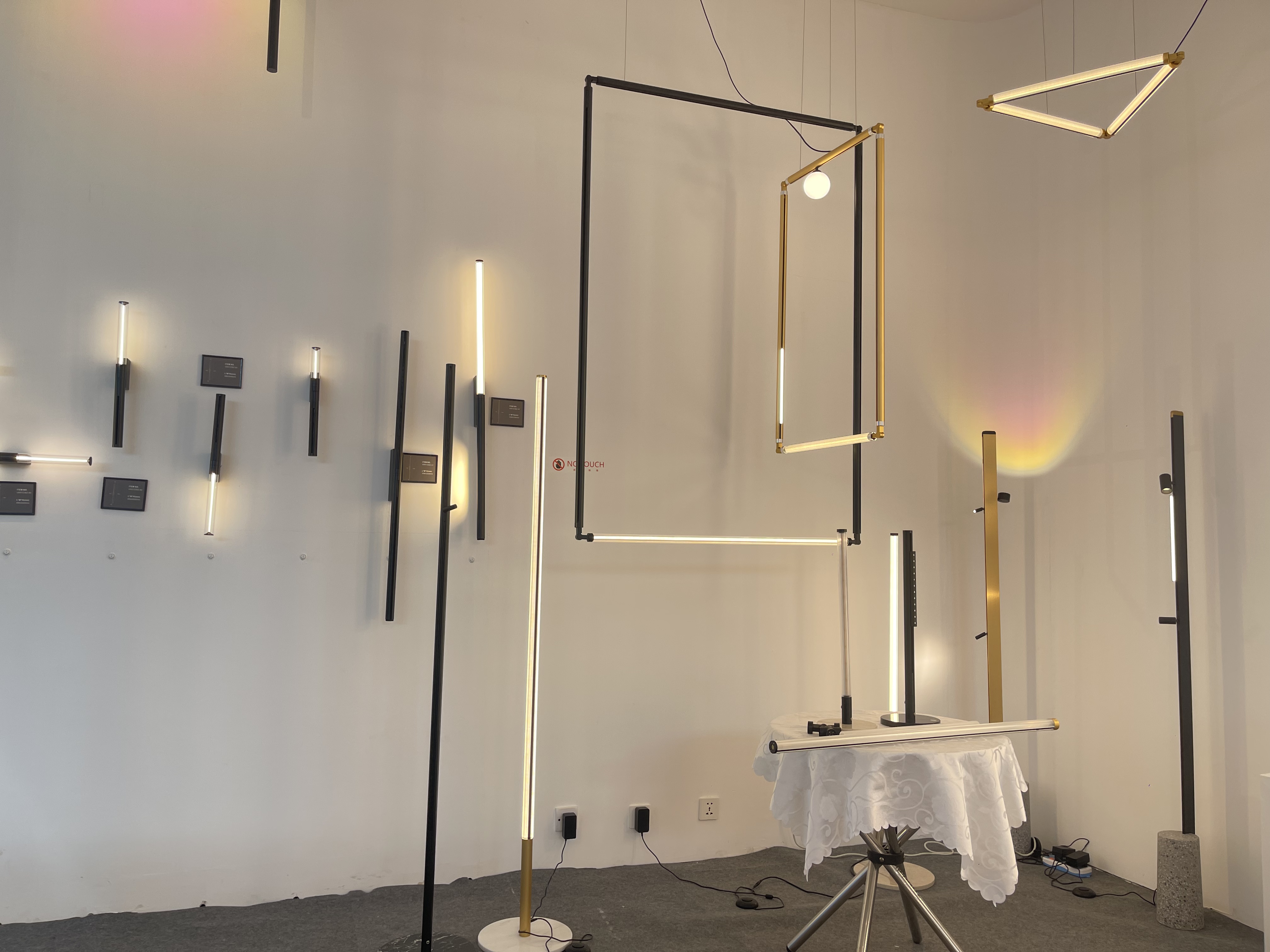 Ultra-slim Magnetic Lighting