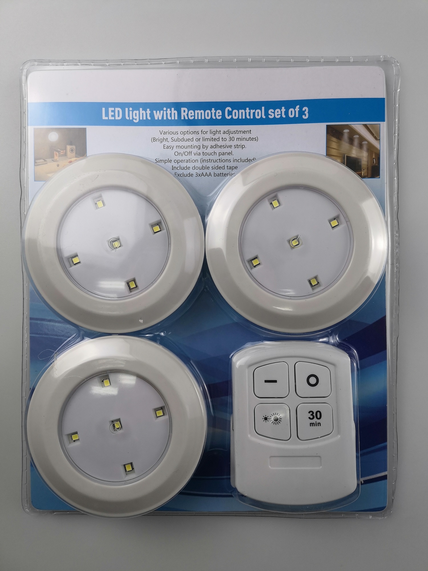 Battery Operated Dimmable LED Under Cabinet Light COB LED Puck Lights Closets Lights with Remote Control for Wardrobe Bathroom
