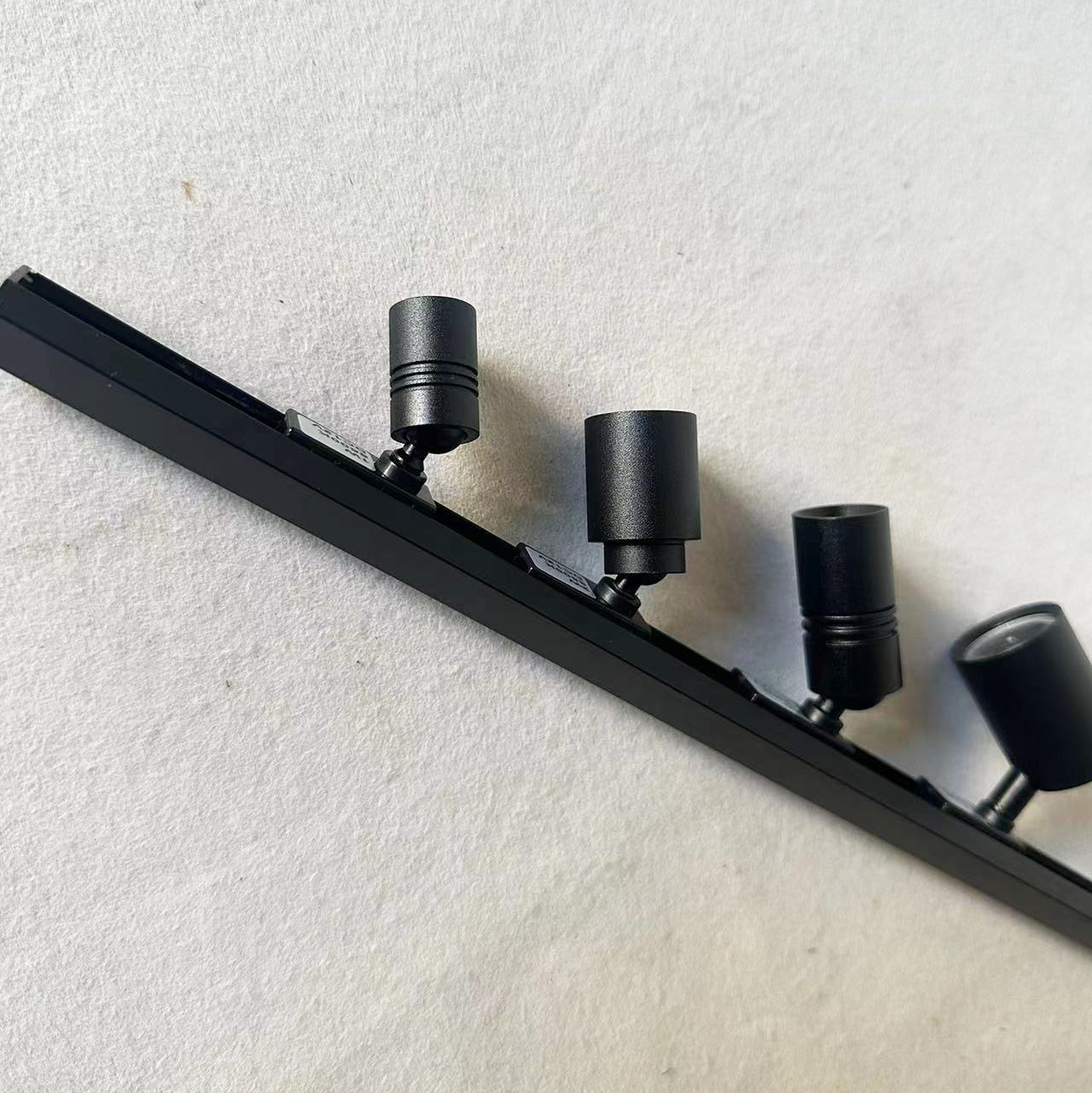 Low Voltage Silver Black Gold Mini Track Light 12V 24V 1W Spot Lighting for Wooden Jewelry museum Display Light