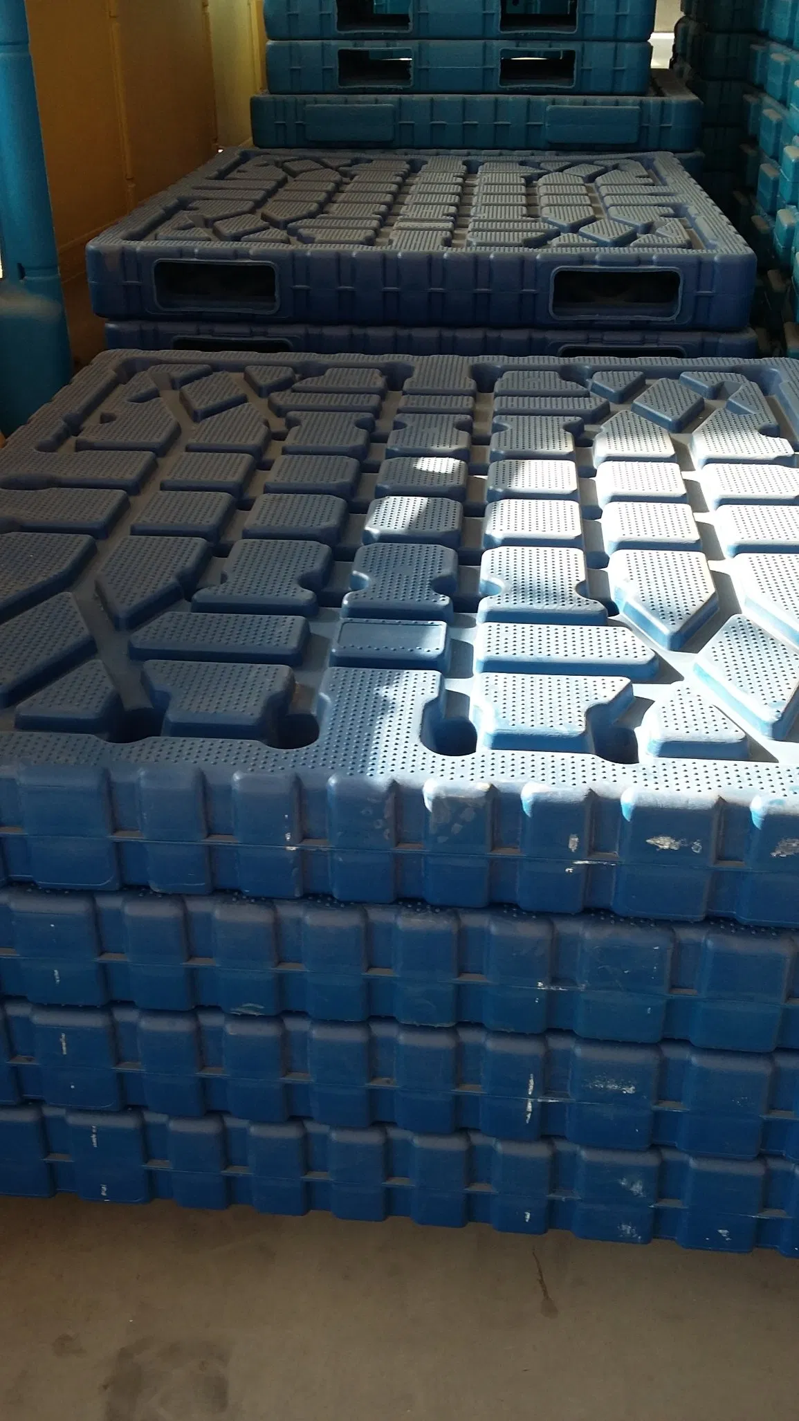 هوايو 2023 آلة صنع المنصات آلة نفخ المنصات آلة نفخ قوالب البلاستيك للمنصات HDPE