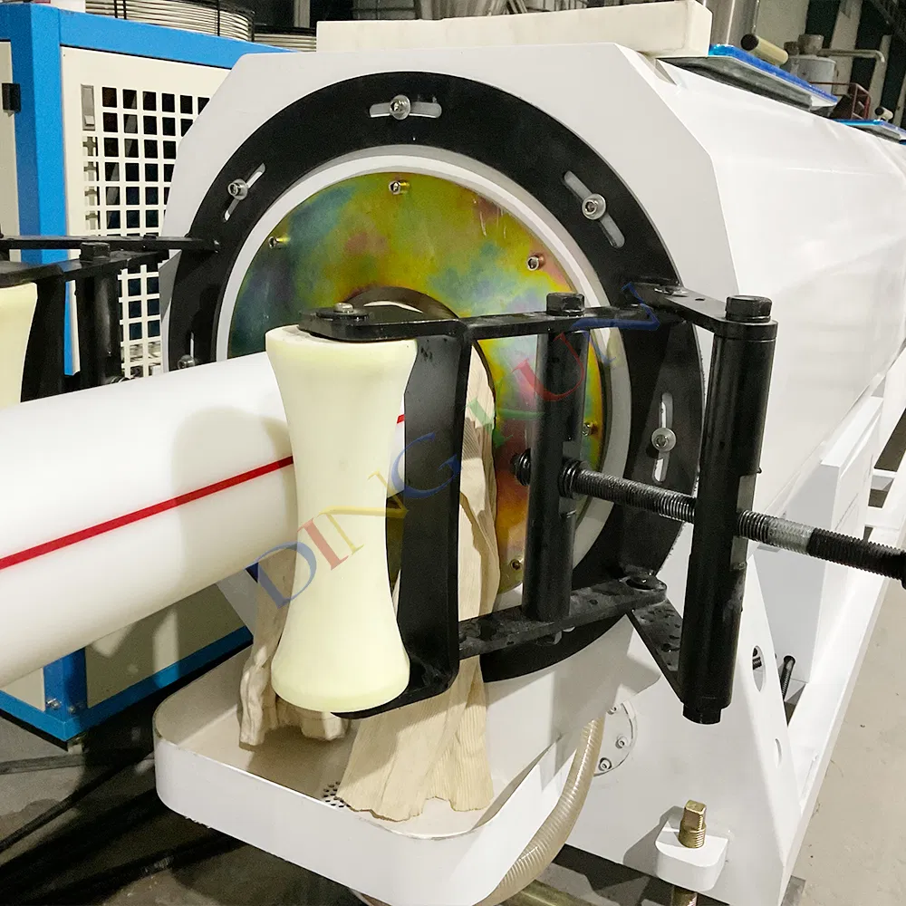 ماكينة الأنابيب HDPE