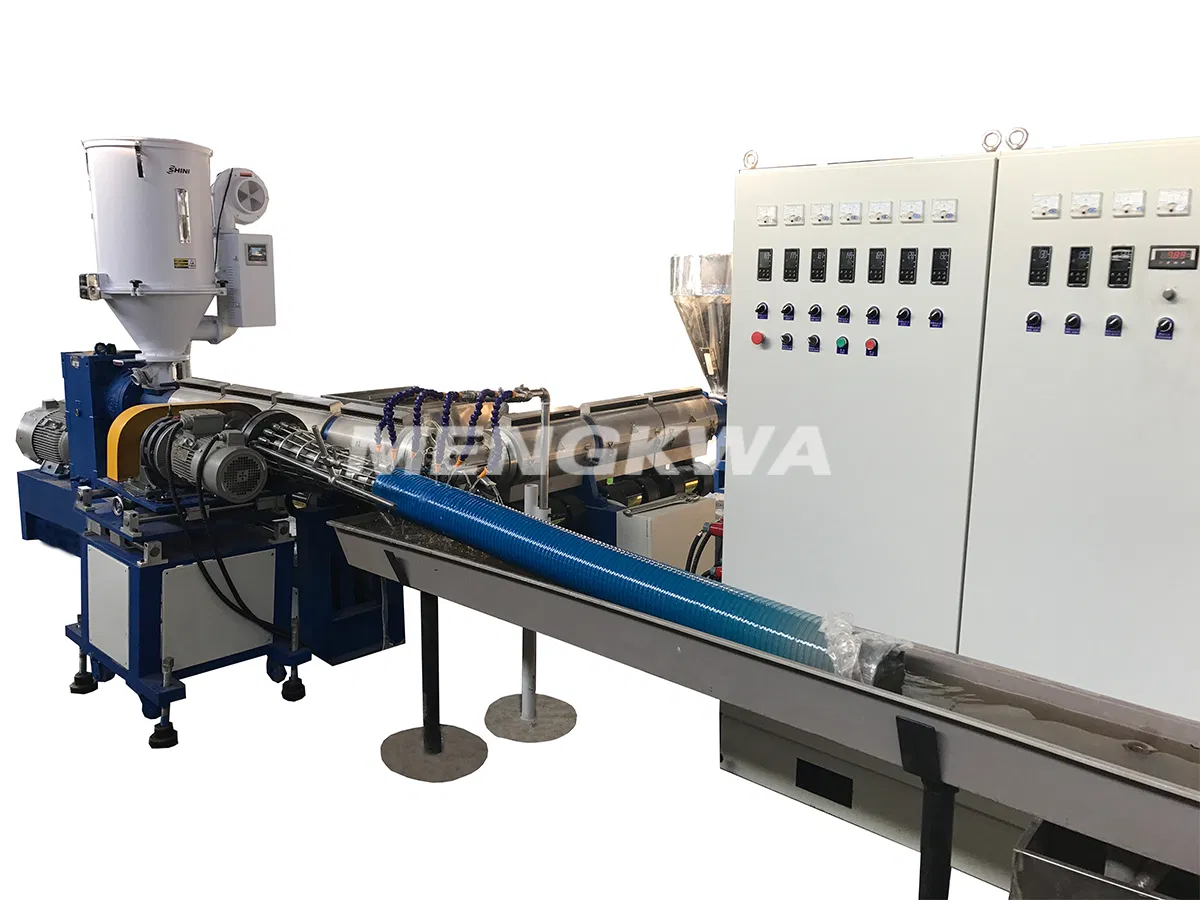 خط إنتاج خرطوم شفط PVC بجودة تلقائية، آلة تصنيع أنابيب مرنة حلزونية باستخدام برغي مفرد