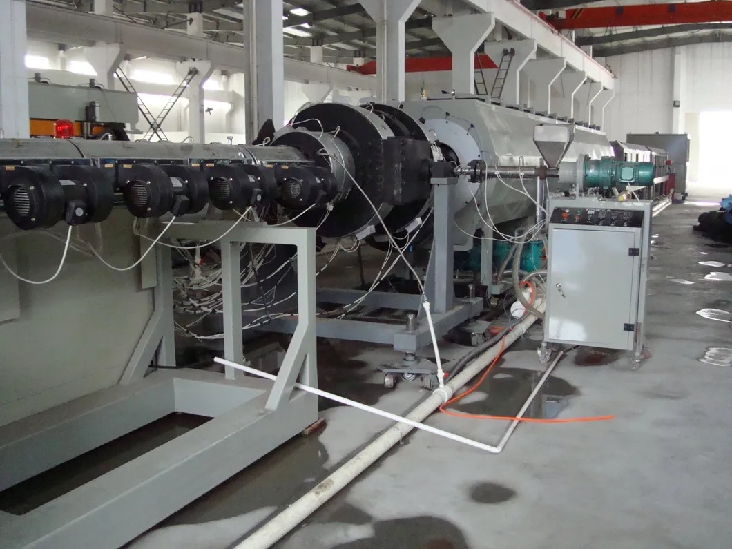 آلة إنتاج خط بثق أنابيب الغاز/الماء من البلاستيك PE/PP/HDPE/PVC/PPR Pert