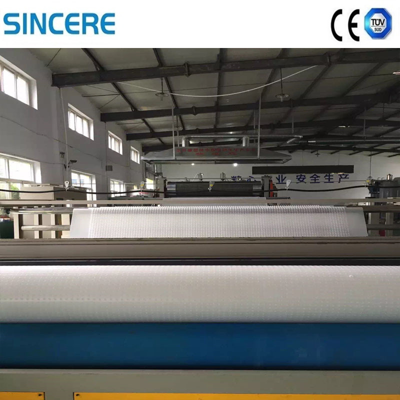 خط إنتاج ألواح بلاستيكية من HDPE، آلات تصنيع البثق