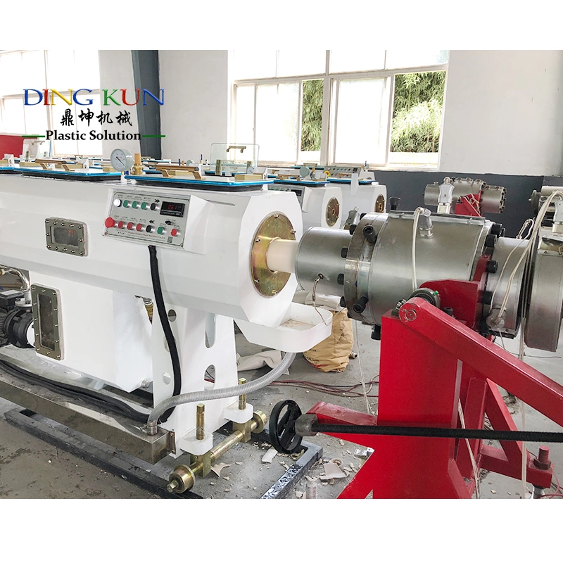 آلة تصنيع أنابيب CPVC البلاستيكية / خط إنتاج الأنابيب المزدوجة من PVC / آلة تصنيع أنابيب الق conduit الكهربائية من PVC / آلة WPC