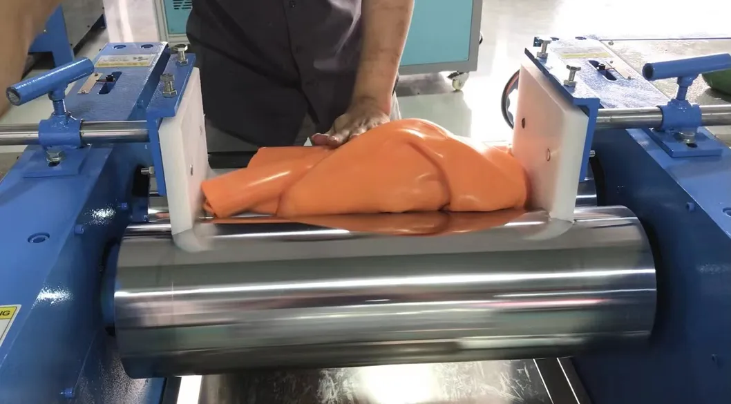 7-Inch آلة خلط السيليكون المطاطي ذات الأسطوانة المزدوجة مختبر مطحنة الأسطوانة المزدوجة لخلط البلاستيك