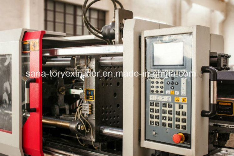 آلة تصنيع ملحقات أنابيب PVC البلاستيكية الصغيرة الاقتصادية