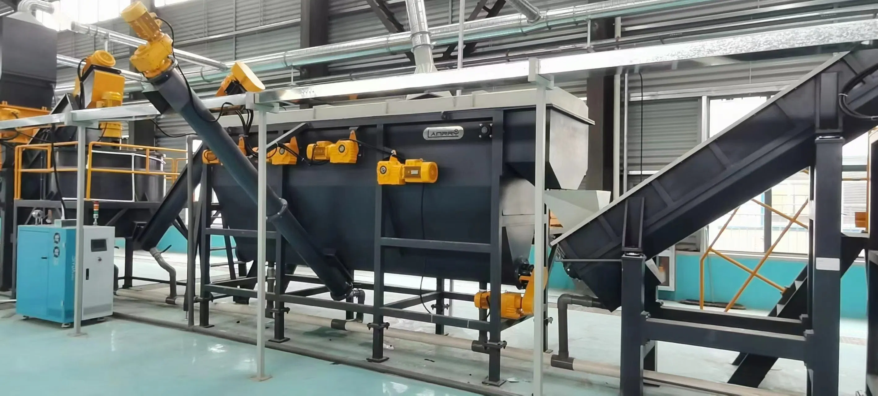 خط سحق وغسل الأفلام البلاستيكية من لاني، آلة إعادة تدوير أكياس النسيج من HDPE وLLDPE/PP