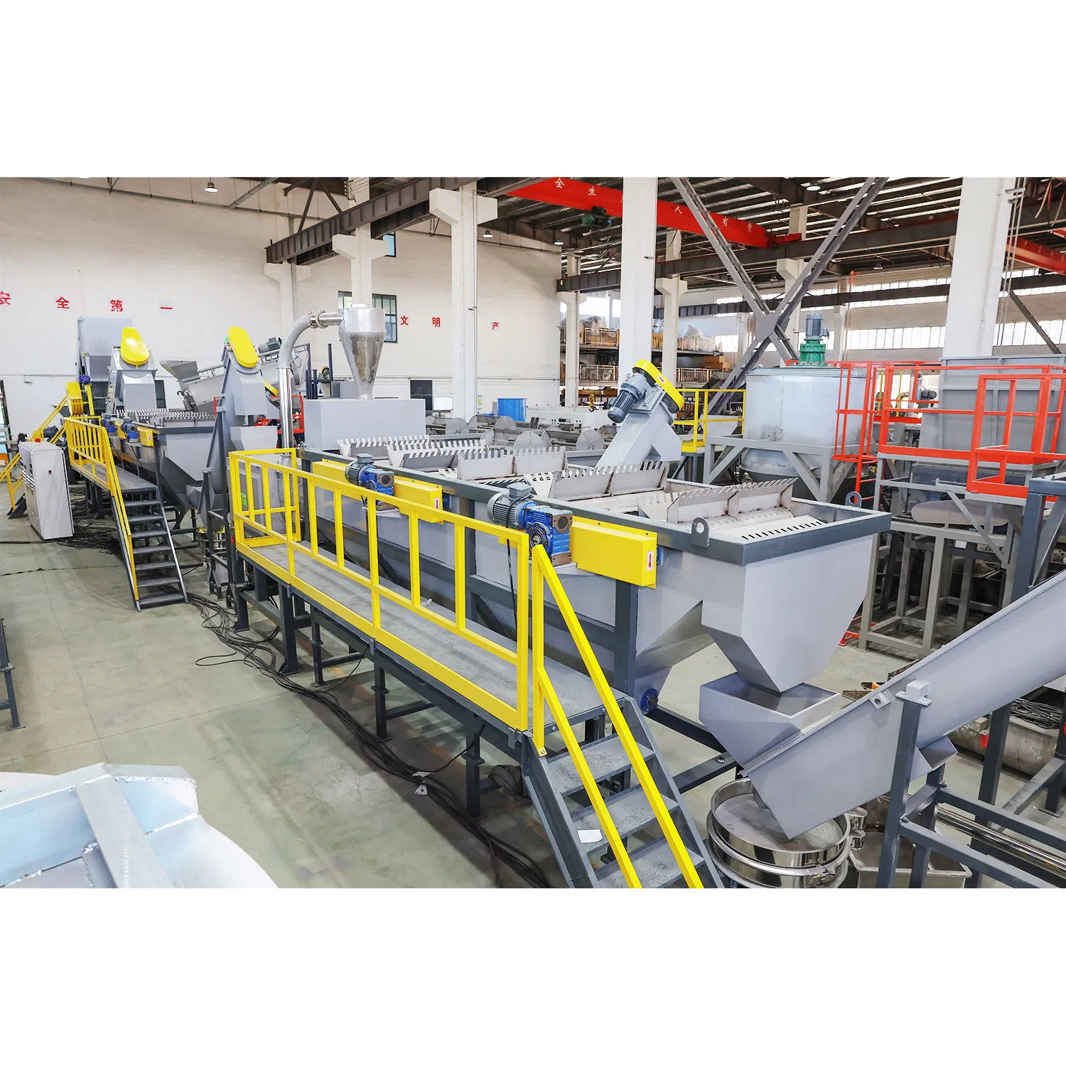 خط إنتاج سحق وغسل وإعادة تدوير زجاجات البلاستيك من نوع HDPE وLDPE وPP وPE وPET وقطع الفيلم والأكياس المنسوجة