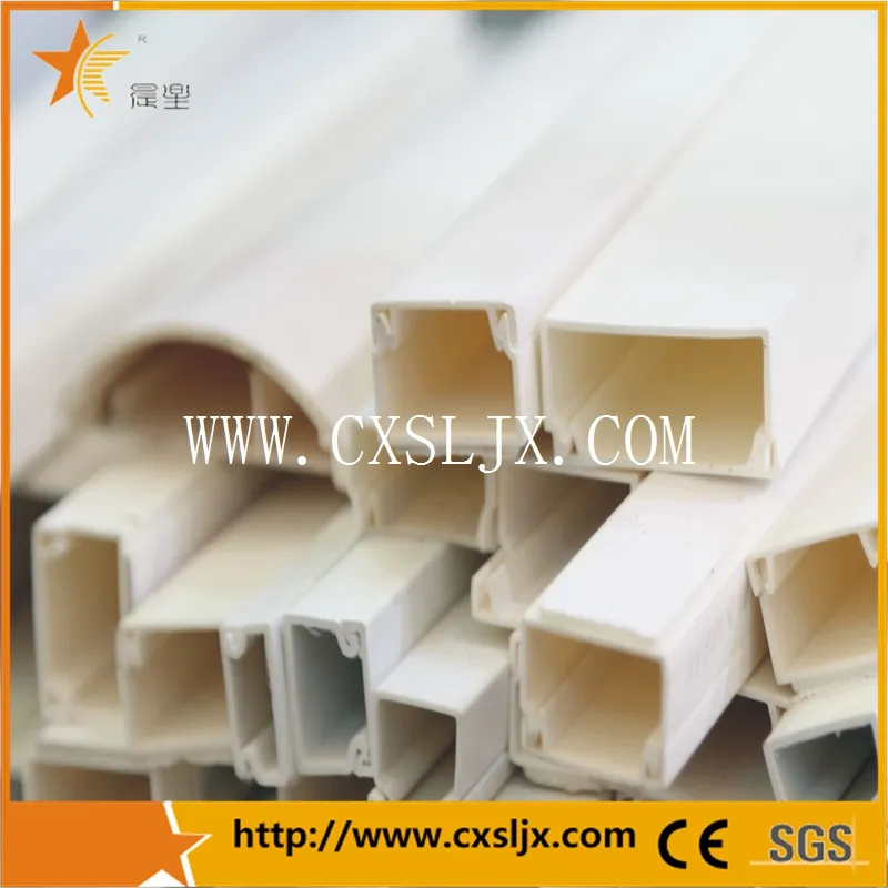 آلة إنتاج وتصنيع ألواح السقف من البلاستيك UPVC/PVC/WPC عن طريق البثق
