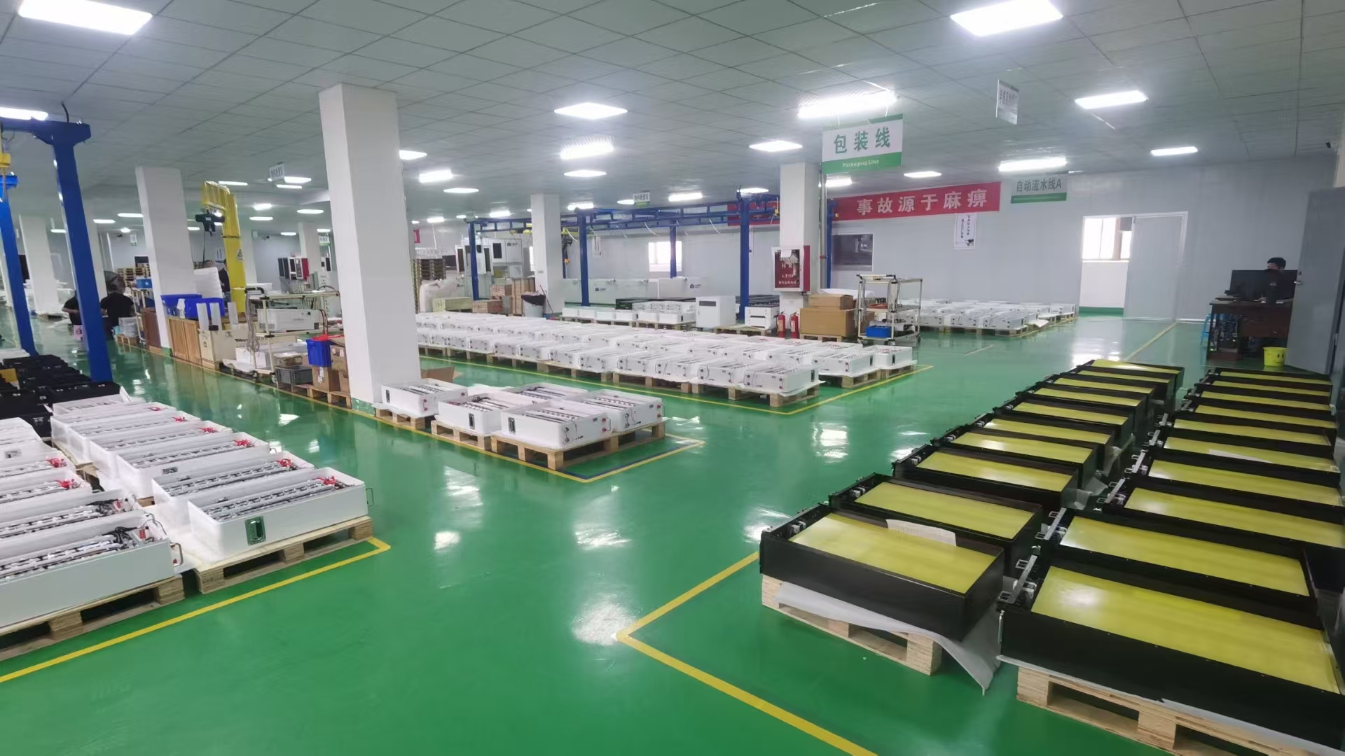 Factory Direct 125kW 241kWh Commercial Energy Storage Solution Customizable Outdoor Solar Battery ESS for Factory Microgrid