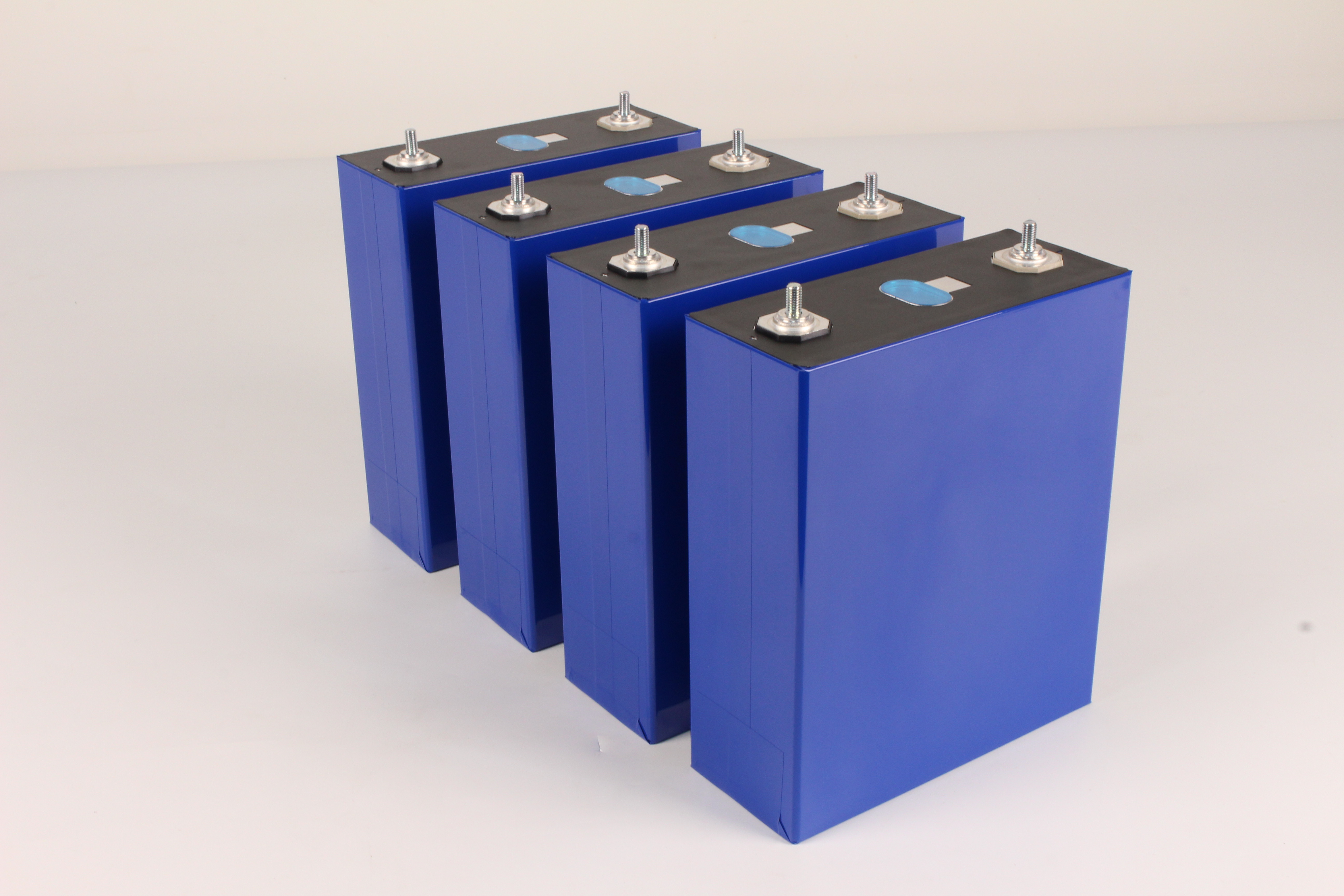 E V E MB31 Cornex Grade A+ Prismatic 314Ah LFP Cell 3.2V Rechargeable Lifepo4 Battery for 48V 15kWh Solar ESS, RV Power System