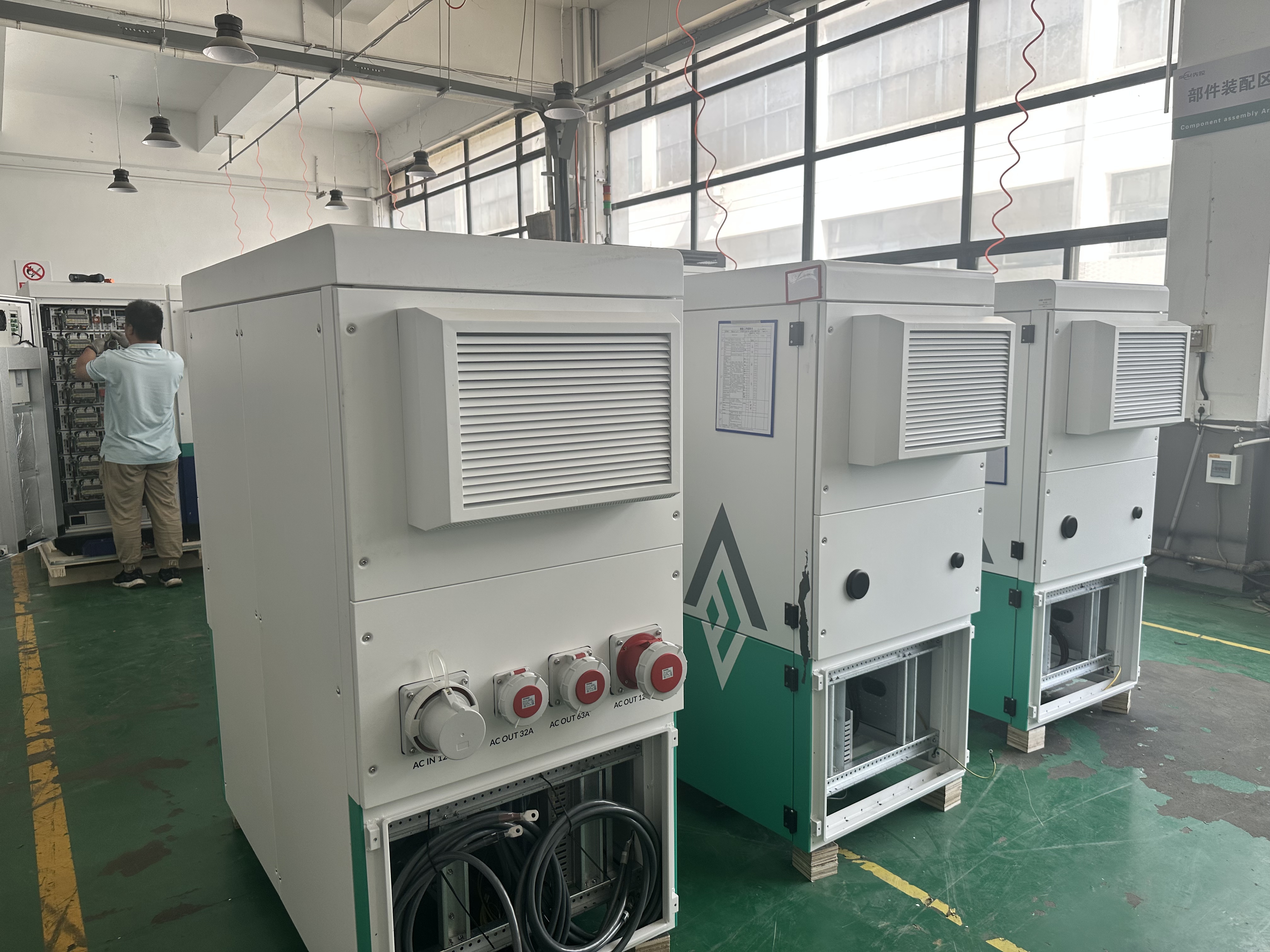 BESS Battery Energy Storage System BRES-1920-1000 240kWH 480kWH 720kWH 960kW 1.2MWH 2MW 2.4MWH All In One Solution On/off Grid