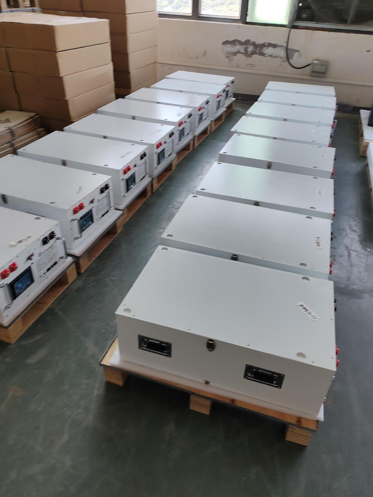 Poland Warehouse 16KWH JK BMS Stackable Split Hybrid LiFePO4 Battery Home Energy Storage System Battery Pack Solar Generator