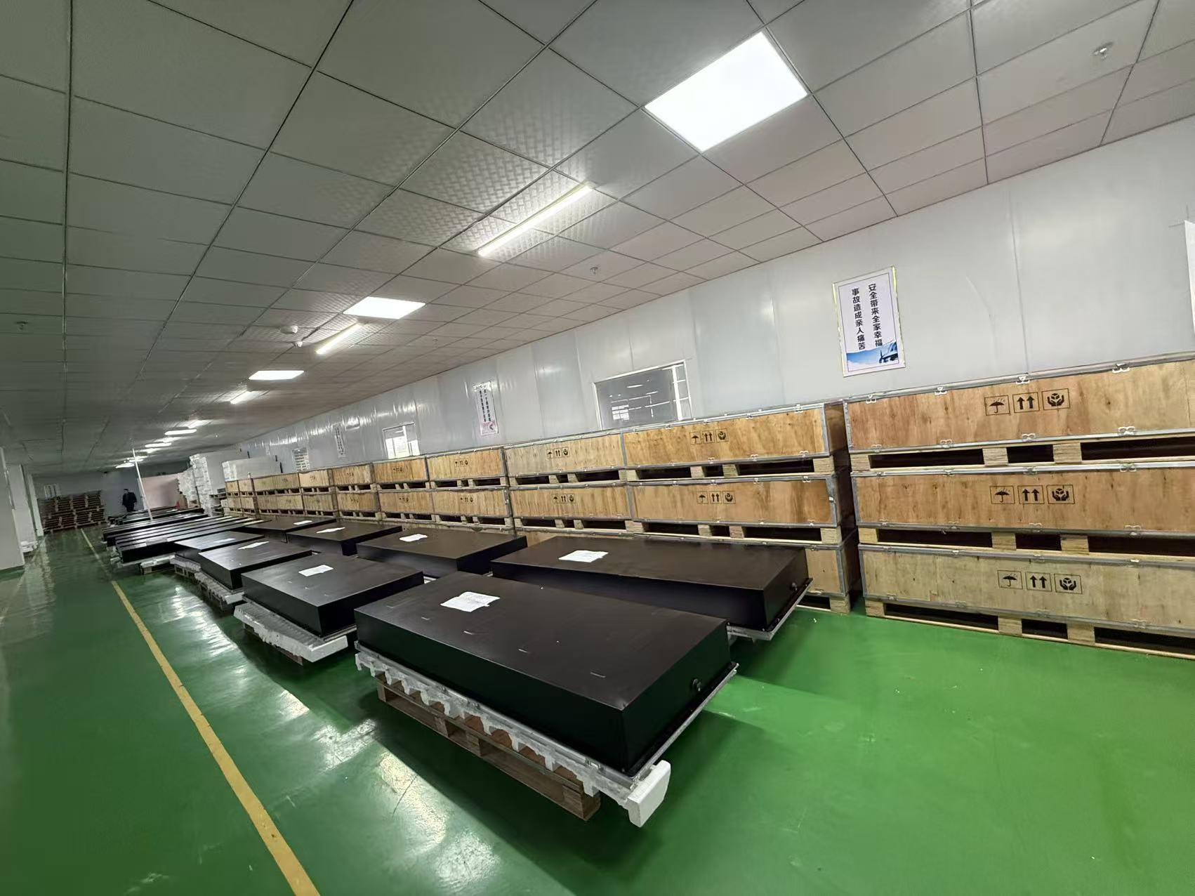Factory Direct 125kW 241kWh Commercial Energy Storage Solution Customizable Outdoor Solar Battery ESS for Factory Microgrid