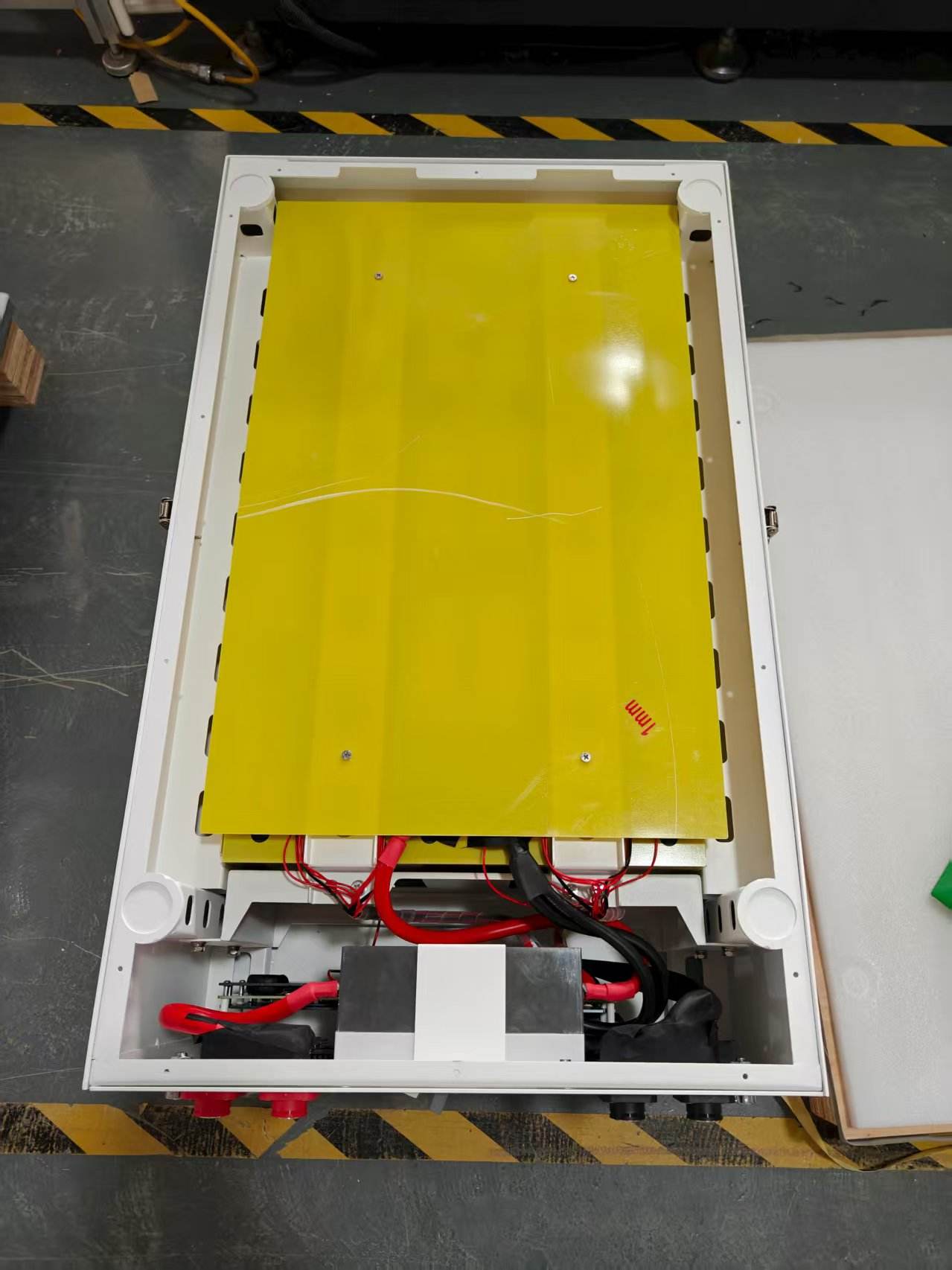 Poland Warehouse 16KWH JK BMS Stackable Split Hybrid LiFePO4 Battery Home Energy Storage System Battery Pack Solar Generator