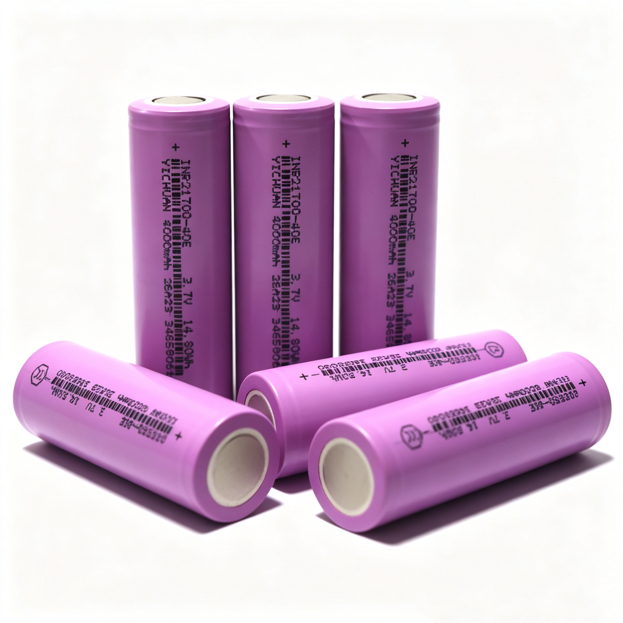 Wholesale low-priced rechargeable 21700 4000mAh lithium-ion batteries with a lifespan of 500 charge cycles.