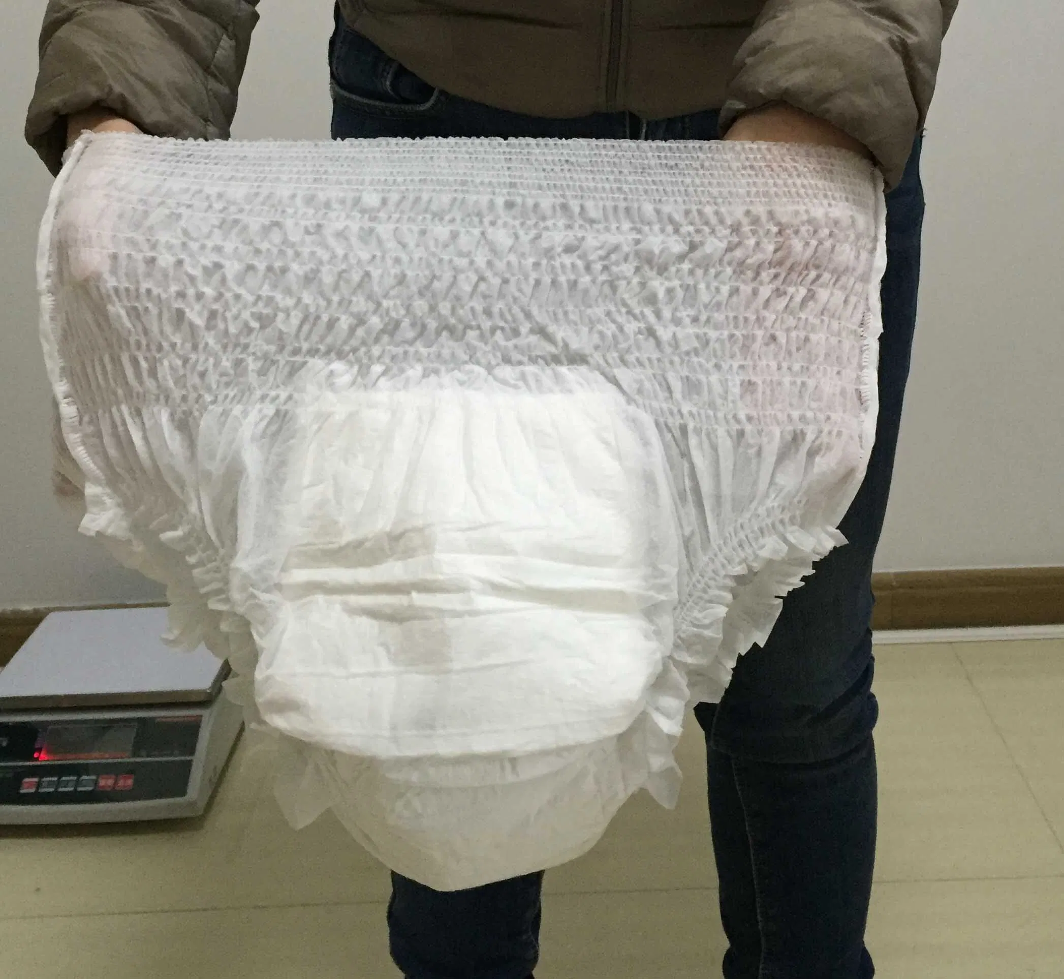 OEM Personalizar Atacado Idosos Mulheres Idosas Descartáveis Incontinência Absorventes Calças Puxar para Cima Fraldas para Adultos