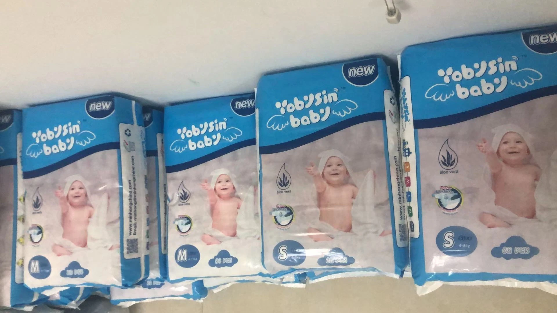 Lote de Estoque Beaba de Fraldas para Bebês Yobysin de Alta Qualidade a Preço Baixo