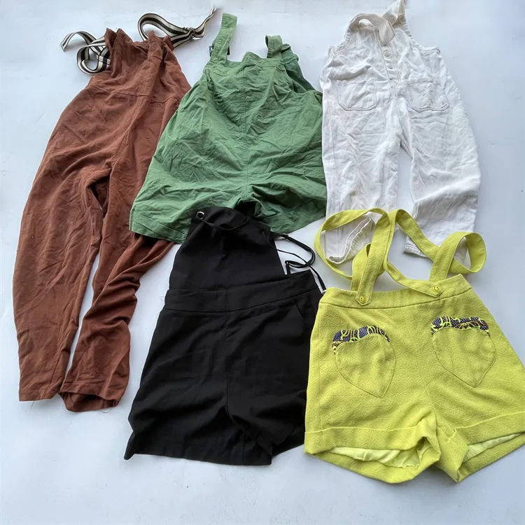 Roupas Usadas Macacão Feminino Detalhe 2