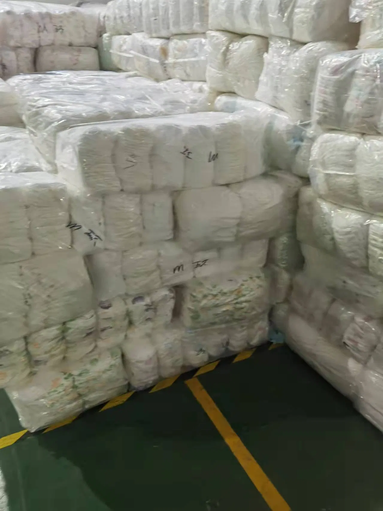 Atacado em Estoque 100% Fraldas de Bebê Premium de Bambu Orgânico Biodegradável Confortáveis e Respiráveis para o Mercado da Alemanha