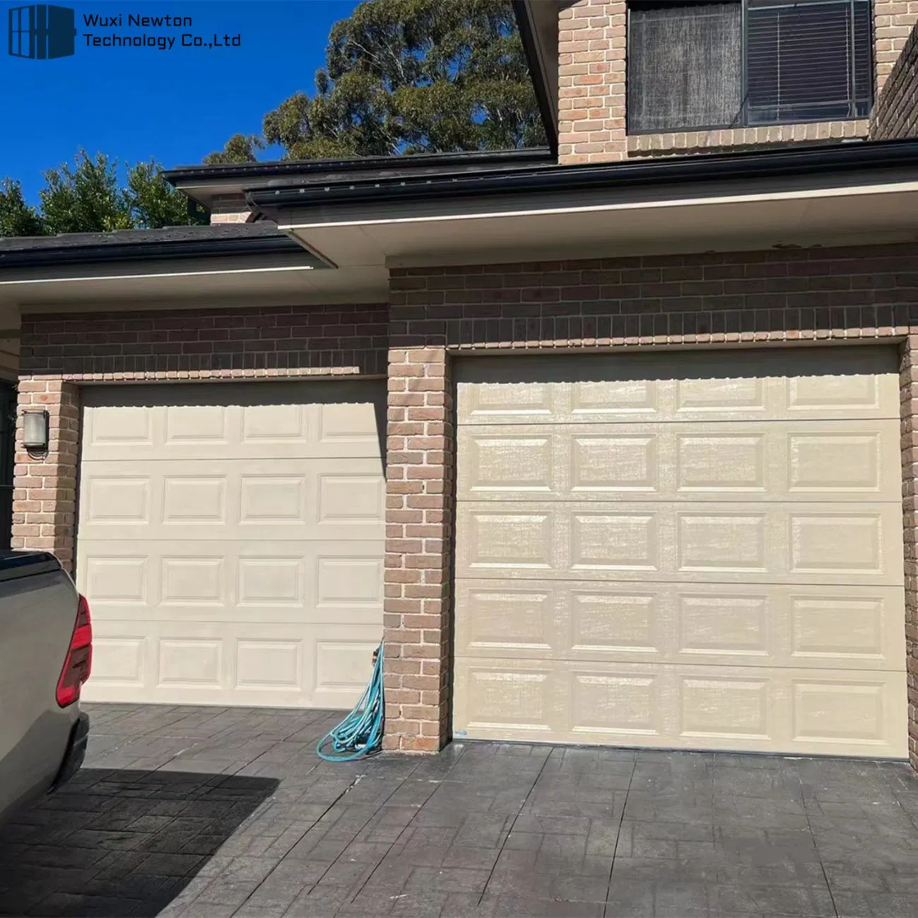 Newton Aluminum Steel PU Foam Sandwich Panel Insulated Automatic Sectional Garage Door