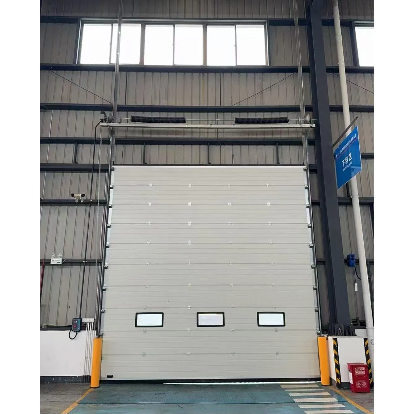 Exterior Industrial Lift Vertical Rolling Shutter Auto Gate Stainless Steel Sandwich Panel Auto Control Overhead Sectional Garage Sliding Door