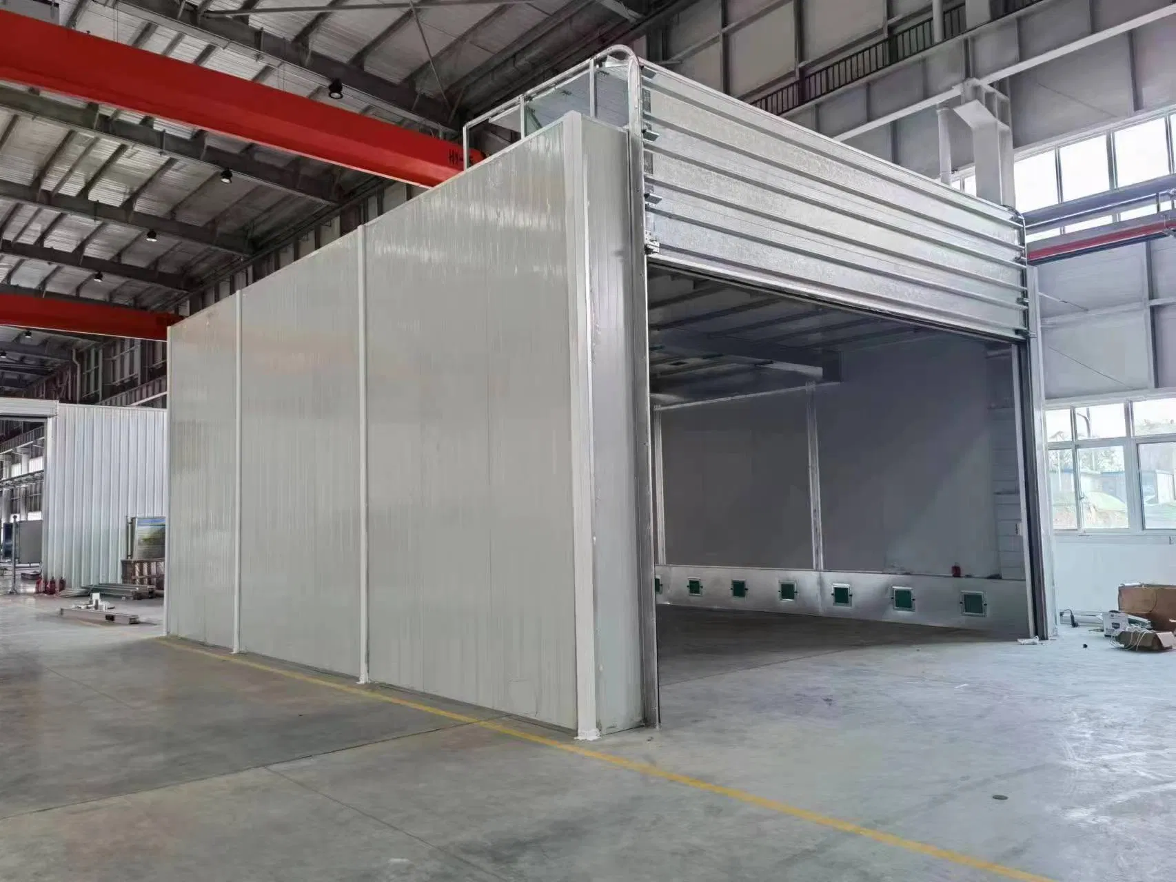Customized Size40mm/ 50mm Sandwich Construction Steel PU Foam Steel Insulation Sectional Vertical Lift Overhead Automatic Industrial Doors