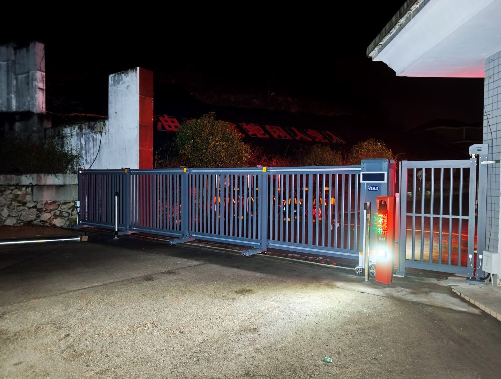 Premium Aluminium Sliding Gate with Automatic Telescopic Design