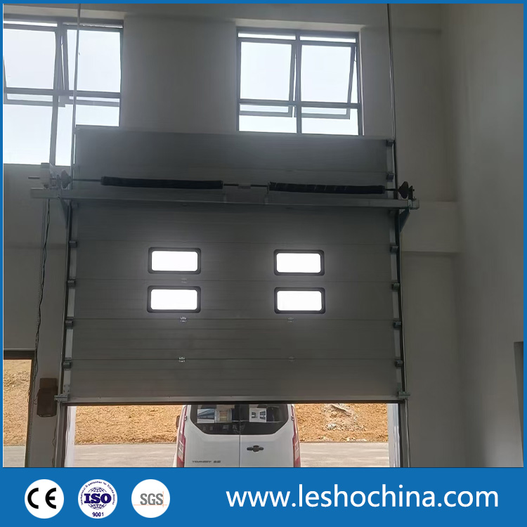 Big Door Opening Size Wind Resistant Industrial Lift Overhead Sectional Sliding Door PU Foam Insulated Vertical High Lifting Gate for Factory Warehouse
