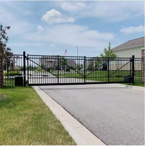 Manufacturers Wrought Iron Driveway Gate Villa Swing Gates Special Design Metal Fence Gate System for Safety Steel Fence Gates