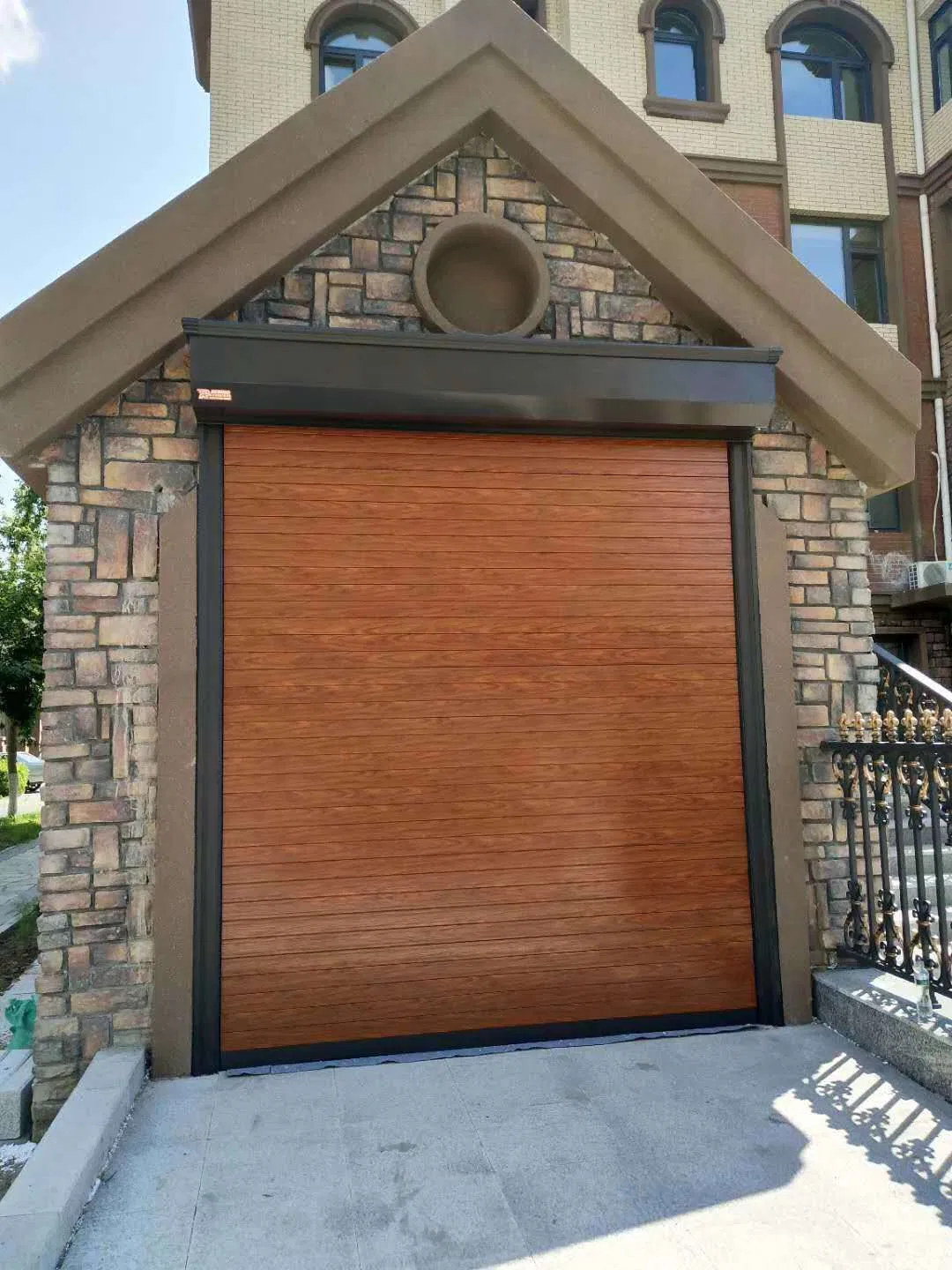 Industrial Sliding Thermal Insulated Automatic Motorized Roller Shutter Security PU Sandwich Panel Metal Timber Wood Sectional Garage Door