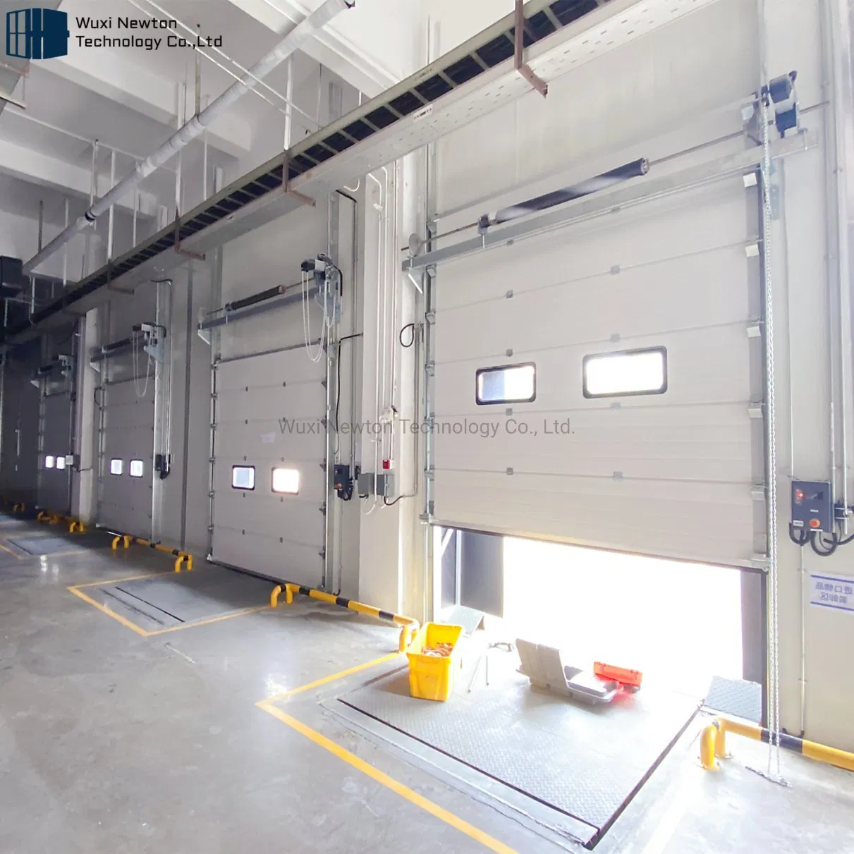 Warehouse Overhead Automatic Sectional Vertical Lift Industrial Door