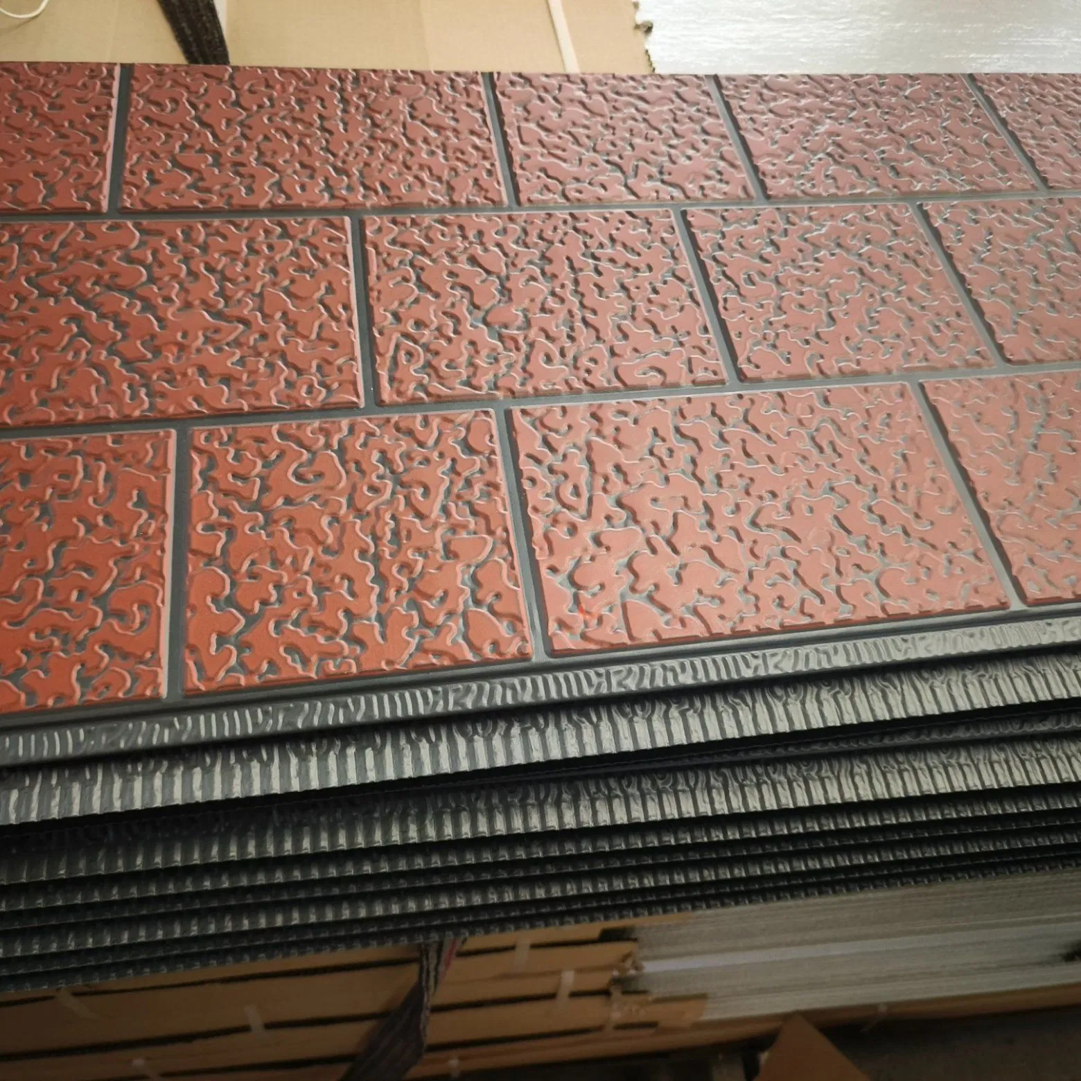 Chinese Manufacturer Wholesale Sectional 16mm 20mm 25mm Sandwich Panel Steel PU Foam Overhead Insulated Garage Door Panels for Villa