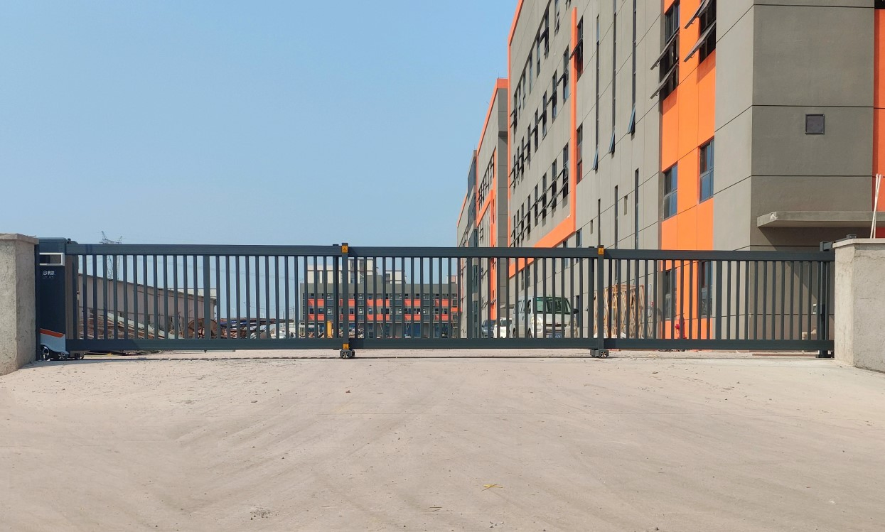 Premium Aluminium Sliding Gate with Automatic Telescopic Design