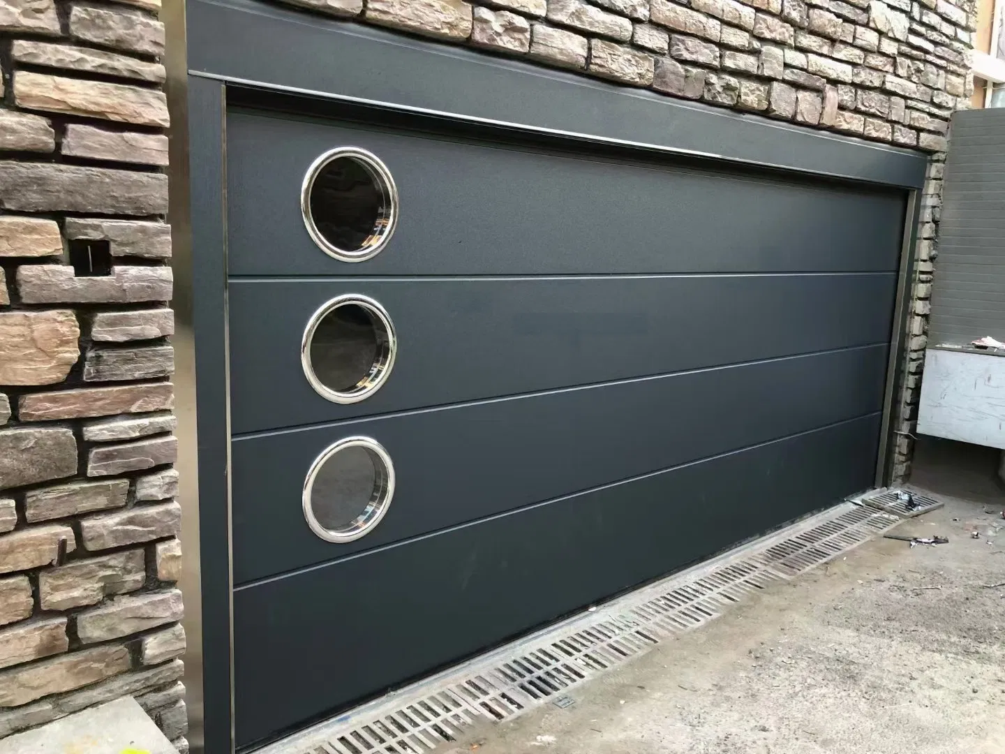 Modern Design High Quality Residential Automatic Flush Panel Overhead Sectional Sandwich Panel PU Foam Steel Insulated Garage Doors