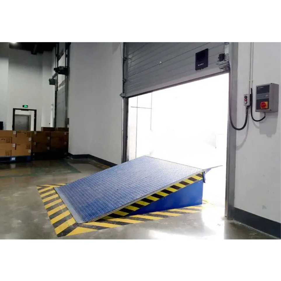 Telescopic-Lip Swinging Lip Vehicle Lift Equipment Car Lift Dock Loading Ramp Leveler Garage Equipment Loading and Unloading Device