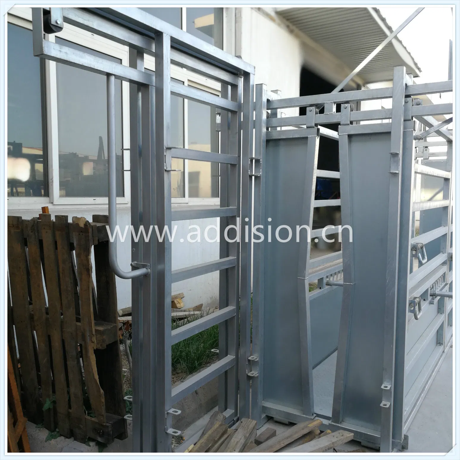 Steel/Aluminium/Wrought Iron Railing Handrail Temporary Fencing Fence / Swing Gate Driveway Gate Cattle Sliding Farm Gate