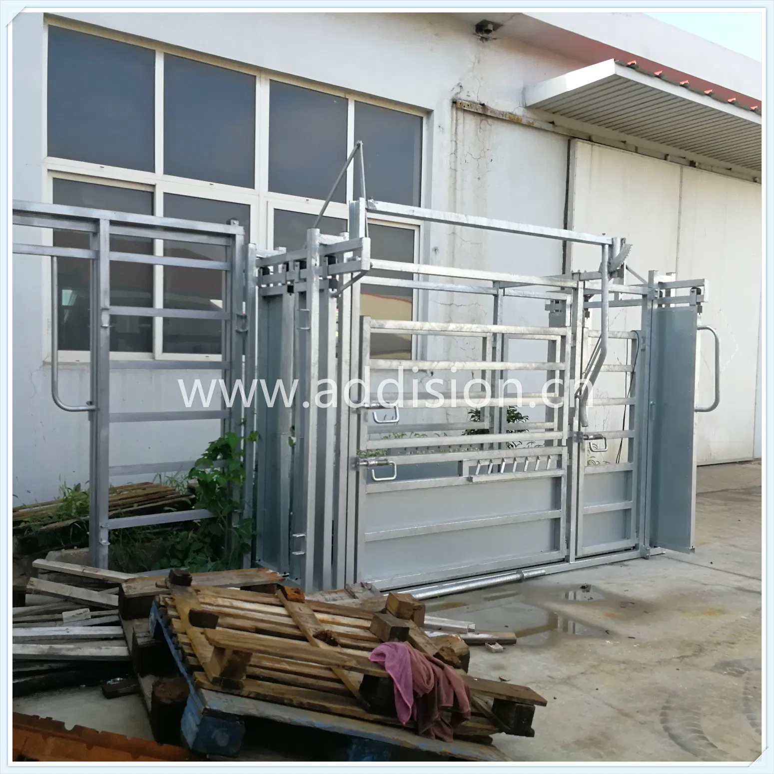 Steel/Aluminium/Wrought Iron Railing Handrail Temporary Fencing Fence / Swing Gate Driveway Gate Cattle Sliding Farm Gate