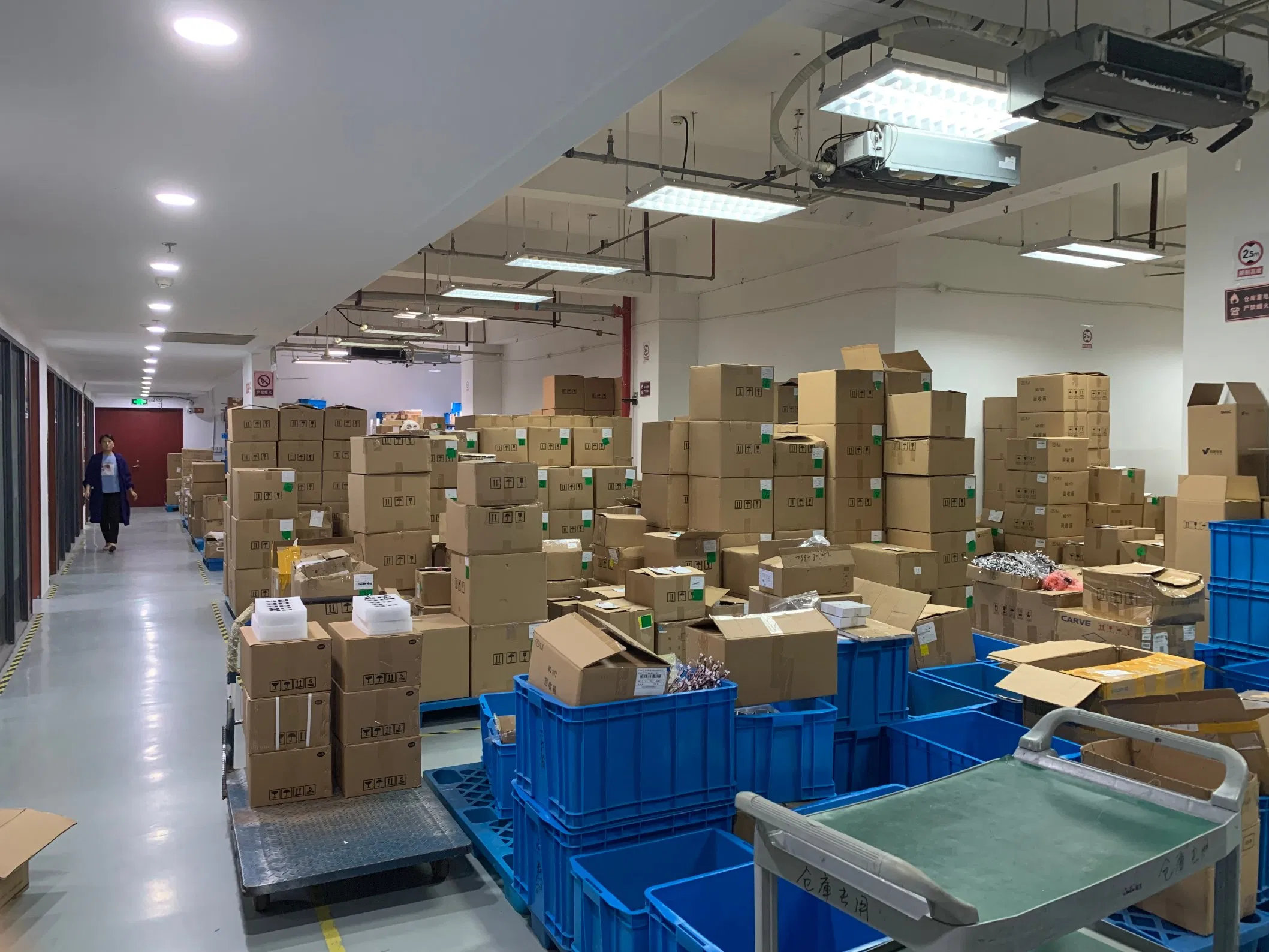 Dual Spectrum 4MP + Thermal 40X Long Range PTZ Camera 15-100mm Vox Lens for Coastal Tower, Oilfield Perimeter and Highway Bridge Monitoring