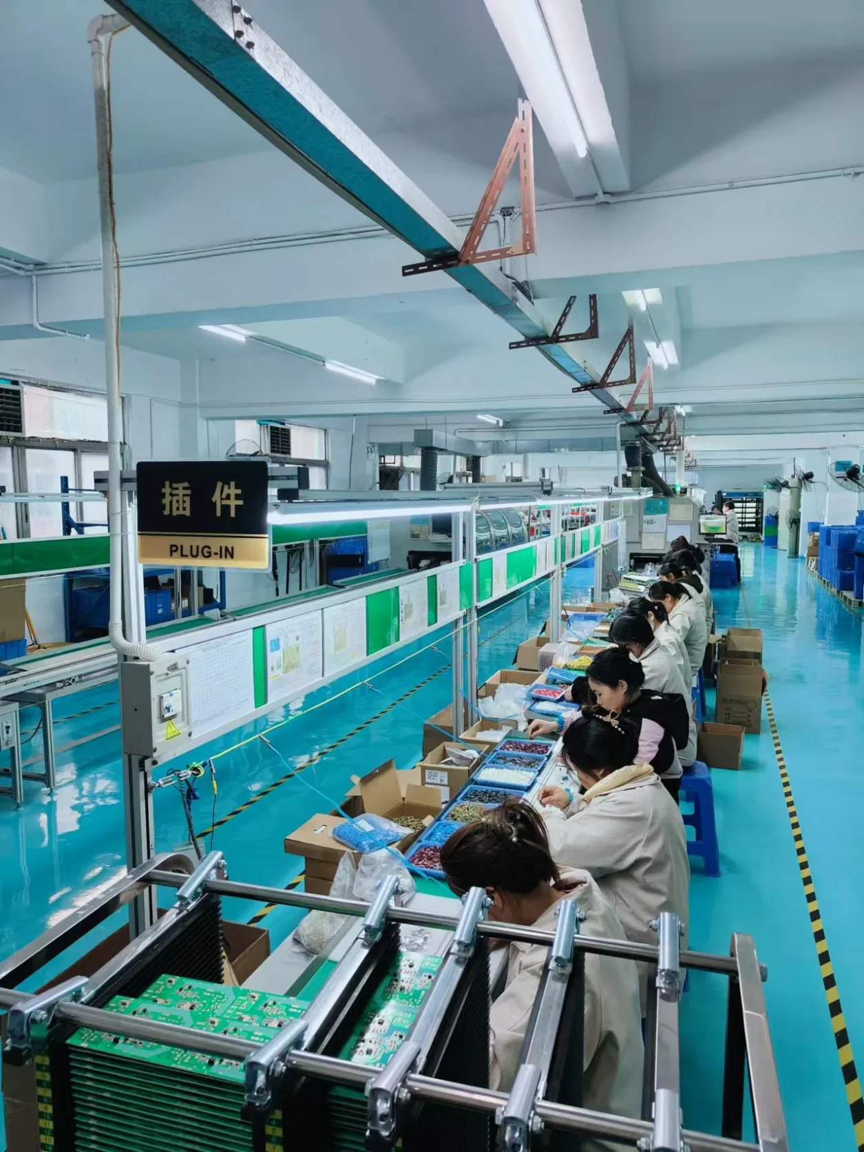 24V 6A Compact Power Adapter with 15kv Air Discharge Protection