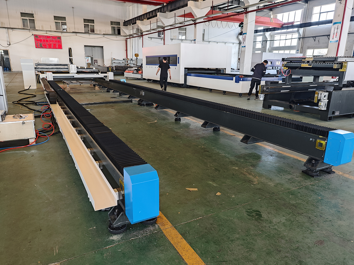 Gantry Fiber Laser Cutting Machine CNC Cypcut Water Cooling Sheet Metal High-Accuracy Metal Cutting