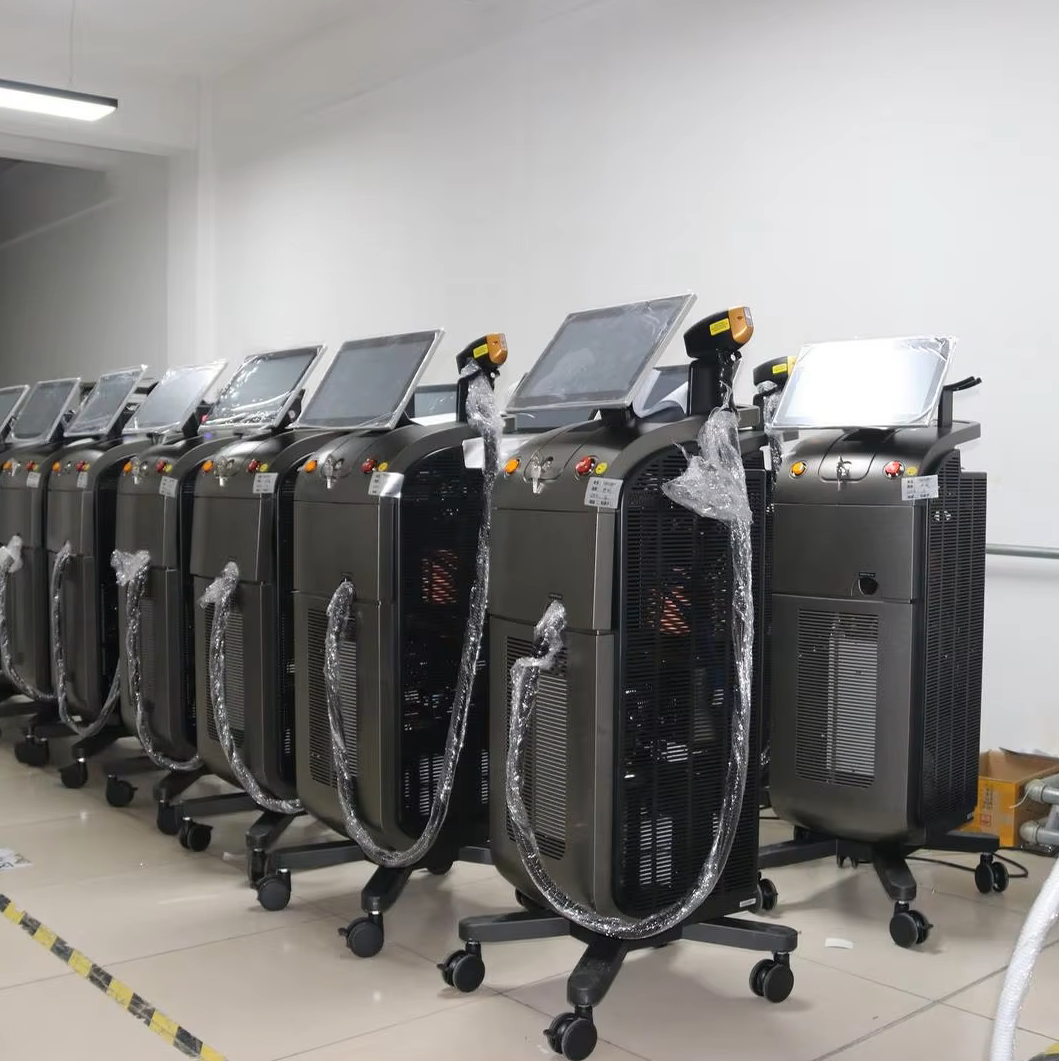 600w - 1200W Titanium Diode Laser for Hair Removal Targets Armpit Leg Bikini Line Chest Hair for White Man's Skin Treatment