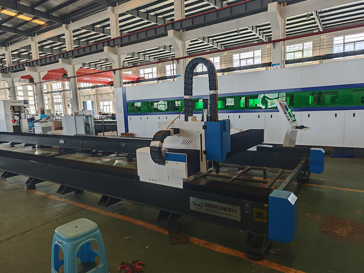 Gantry Fiber Laser Cutting Machine CNC Cypcut Water Cooling Sheet Metal High-Accuracy Metal Cutting